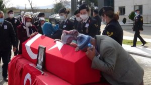 Tekne faciasında hayatını kaybeden İlçe Jandarma Komutanı Bulut, düzenlenen törenle uğurlandı