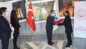 18 Mart'ta Şehitler Abidesi'nde göndere çekilecek Türk bayrağı Çanakkale'ye ulaştı
