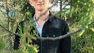 Ayvacık'ta kamyona çarpan motosikletli genç öldü