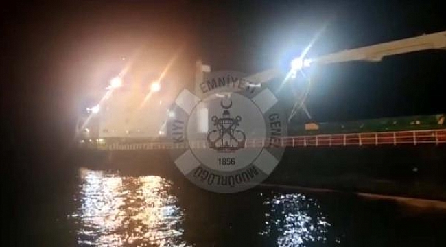 Bozcaada açıklarında kum yüklü gemi karaya oturdu