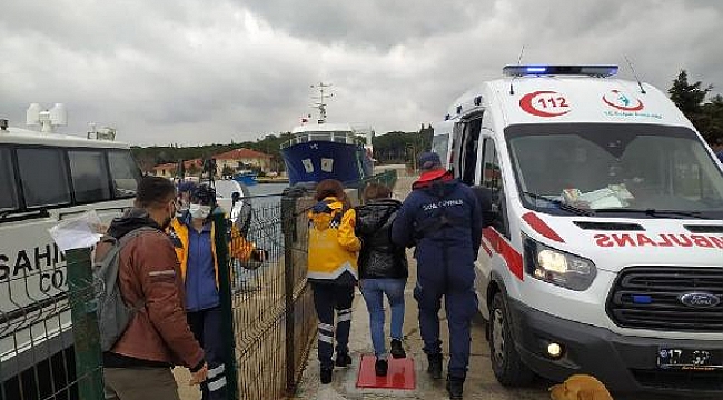 Gökçeada'da kalp krizi geçiren hasta, Sahil Güvenlik botuyla sevk edildi
