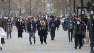 Kısıtlamanın kalktığı Çanakkale'de kordon boyunda yoğunluk oluştu