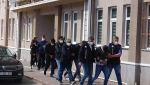 Yediemin otoparkından 4 araç çalan şüpheliler yakalandı