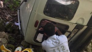 Kazdağları'nda freni boşalan hafif ticari araç şarampole yuvarlandı: 1 ölü, 3 yaralı