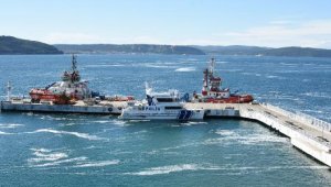 Rüzgar durdu, Çanakkale Boğazı'nı yine deniz salyası kapladı