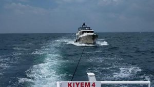 Biga açıklarında sürüklenen, 5 kişinin olduğu tekne kurtarıldı