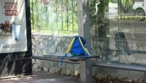 Otobüs durağındaki şüpheli çanta patlatılmadan müdahale etti