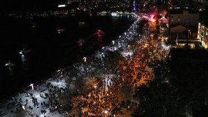 Çanakkale'de 'Cumhuriyet Bayramı' Fener alayı coşkusu