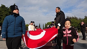 21 down sendromlu çocuktan Şehitler Abidesi’ne ziyaret