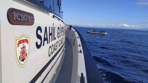 Ayvacık açıklarında 52 düzensiz göçmen kurtarıldı