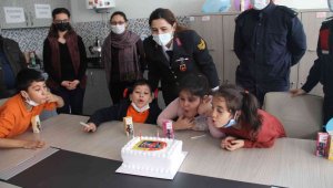 Jandarma ekiplerinden engelli öğrencilere ziyaret