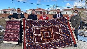 Kaymakamdan el halısı dokuyanlara ziyaret