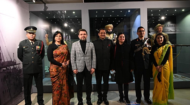 Çanakkale Savaşları'na katılan Hintli askerlerin mankenleri Tarihi Alan'da sergileniyor