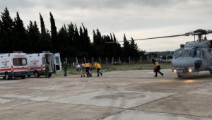 Gökçeada'dan 2 hasta askeri helikopterle Çanakkale'ye getirildi