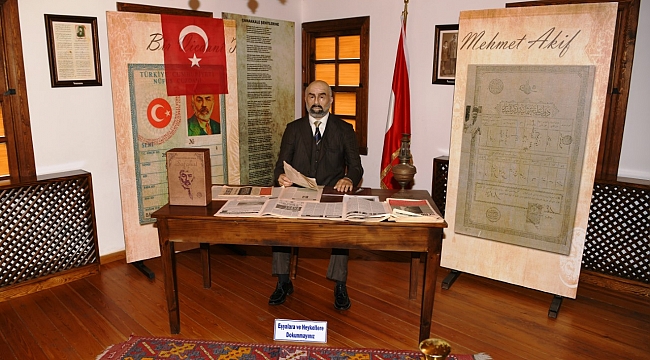 “İSTİKLAL MARŞI’MIZ ZAMANA MEYDAN OKUYAN ÖLÜMSÜZ BİR ESERDİR”