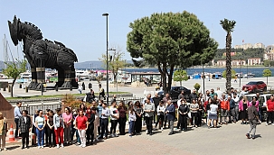 Çanakkale Valiliğinde Deprem Anı ve Tahliye Tatbikatı Yapıldı