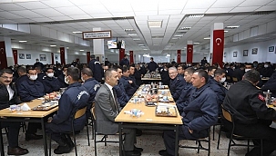 Vali İlhami AKTAŞ, Jandarma Erlerle İftarda Bir Araya Geldi