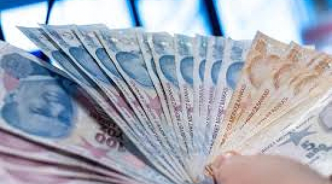 Ek gösterge düzenlemesiyle memur emeklisinin maaşı bin liradan, ikramiyesi ise 50 bin liradan fazla artacak