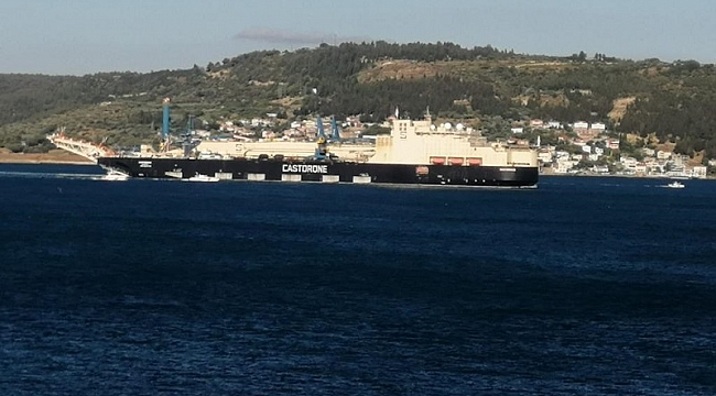 Sakarya Gaz Sahasında Doğalgaz Borularını Derin Denize İndirecek Gemi Çanakkale Boğazı'ndan Geçti