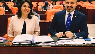 AK Parti Grup Başkanvekili ve Çanakkale Milletvekili Bülent Turan ile AK Parti Çanakkale Milletvekili Jülide İskenderoğlu, 30 Ağustos Zafer Bayramının 100. yıl dönümü dolayısıyla ortak bir mesaj yayımladı: