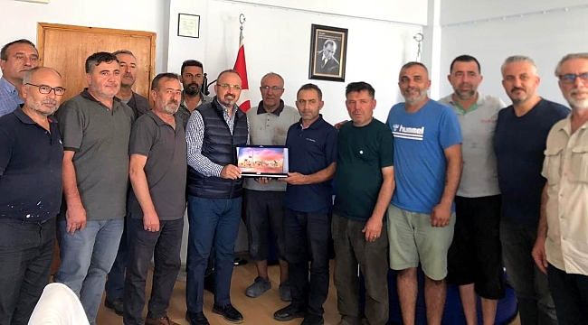 AK Parti Grup Başkanvekili Bülent Turan, Çanakkale Madeni İşler ve Sanatkarlar Esnaf Odasını ziyaret etti.