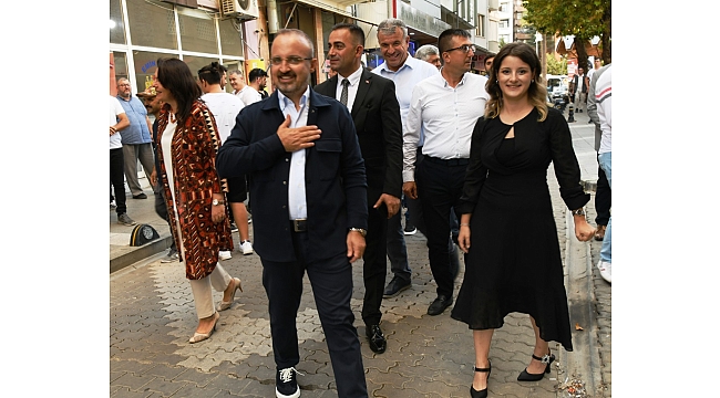 AK PARTİ GRUP BAŞKANVEKİLİ VE ÇANAKKALE MİLLETVEKİLİ BÜLENT TURAN BİGA'DA İŞ YERİ AÇILIŞINDA VATANDAŞLARLA BİR ARAYA GELDİ