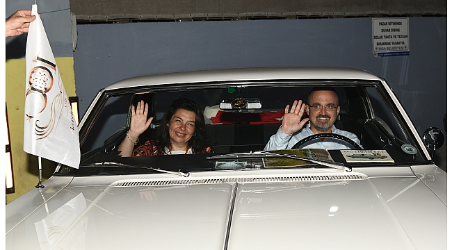 TURAN BİGA'DA KLASİK OTOMOBİL SERGİSİNİ ZİYARET ETTİ