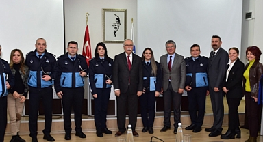 Başkan Gökhan, Görevde Yükselen Zabıta Memurlarına Rozetlerini Takdim Etti