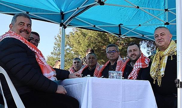 GEYİKLİ DEVE GÜREŞLERİNE İLGİ YOĞUN OLDU