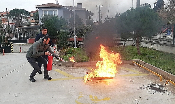 BİGA İTFAİYESİ'NDEN YANGIN EĞİTİMİ VE TATBİKATI