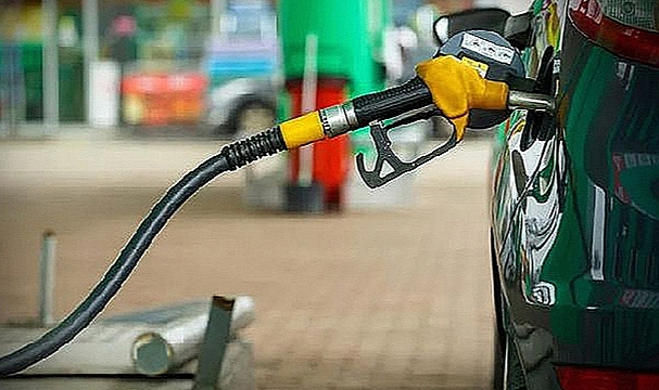 BU GECE YARISINDAN İTİBAREN BENZİNE ZAM GELİYOR!