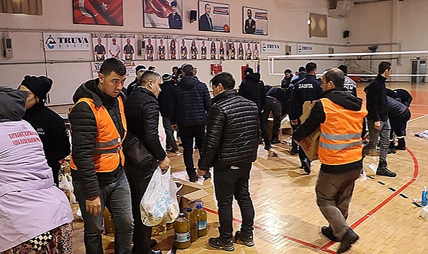 BAYRAMİÇ'TE YARDIMLAR TOPLANIYOR