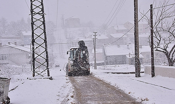 ÇAN KARLAR ALTINDA EKİPLER SAHADA