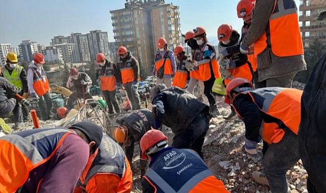 Deprem Alanında 900’e yakın ÇOMÜLÜ  Mücadele Veriyor !