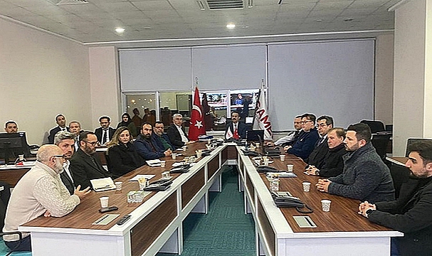 DEPREMZEDELERE YARDIMLAR ÇANAKKALE'DE TEK YÜREK OLARAK DEVAM EDİYOR