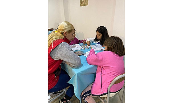 DEPREMZEDE ÇOCUKLAR İÇİN SOSYAL ETKİNLİKLER YAPILDI