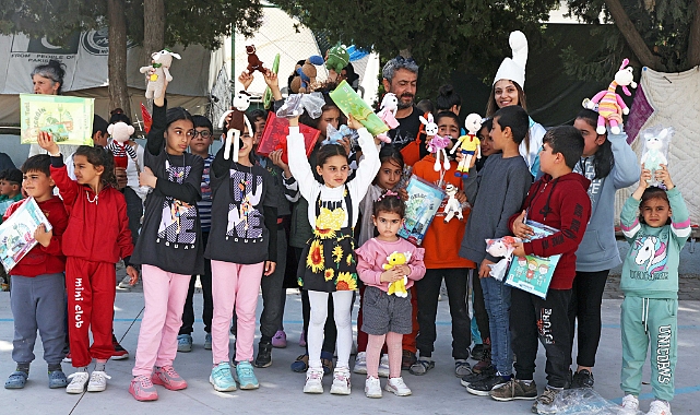 ULUDAĞ ELEKTRİK BAYRAM ÖNCESİ DEPREMZEDE ÇOCUKLARIN YÜZÜNÜ GÜLDÜRDÜ