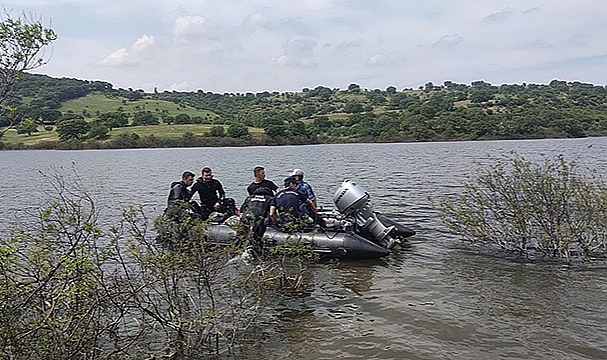 EZİNE'DE TEKNE BATTI 1 KİŞİ ÖLDÜ!