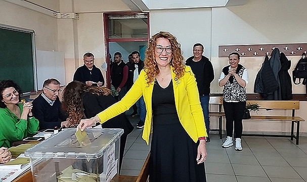 KARADAĞ DİREKTEN DÖNDÜ