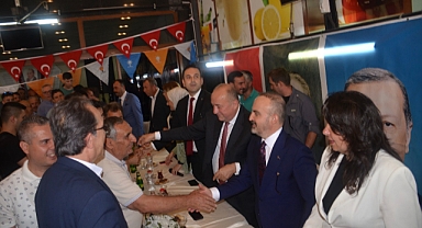 AK Parti ailesi bayramlaşmayı Arefe günü yaptı