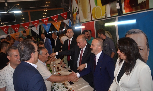 AK Parti ailesi bayramlaşmayı Arefe günü yaptı