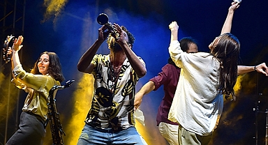 ÇANAKKALE BELEDİYESİ LİSELERARASI POPÜLER MÜZİK YARIŞMASI 17. KEZ GERÇEKLEŞTİ