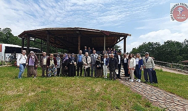 HUZUREVİ SAKİNLERİ İLE KAHVALTIDA BİR ARAYA GELDİLER