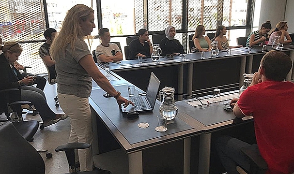 TIP ÖĞRENCİLERİNE TEMİZLİK EĞİTİMİ VERİLDİ