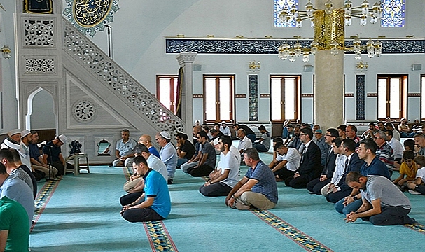 İLAHİYAT CAMİSİNDE MEVLİD-İ ŞERİF OKUTULDU