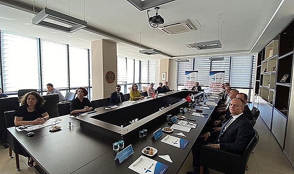 İSTİHDAM MASAYA YATIRILDI