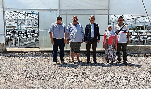 TOPRAKSIZ TARIM İLE ÇİLEK YETİŞTİRECEK