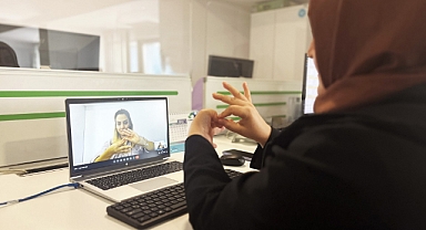 İŞARET DİLİ GÖRÜŞME HATTI İLE FARKINDALIK OLUŞTURULUYOR