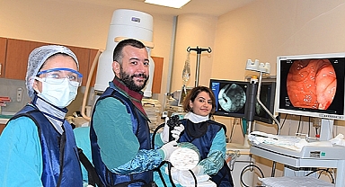 AMELİYATSIZ SAFRA KESESİNDEKİ TAŞTAN KURTULDU