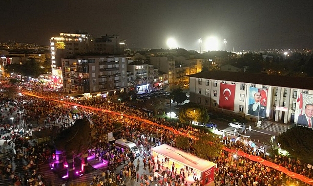 Çanakkale'de 2023 Metre  Bayrakla Cumhuriyetin 100.Yıl Resitali